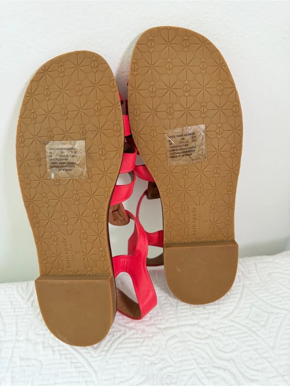 Kate Spade New York Wonder Neon Pink Flat Sandals NWOB 8